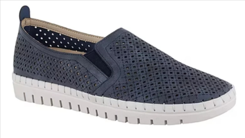 Easy Street Fresh Womens Slip On Sneakers Perforated Navy Blue Comfort Sz 9